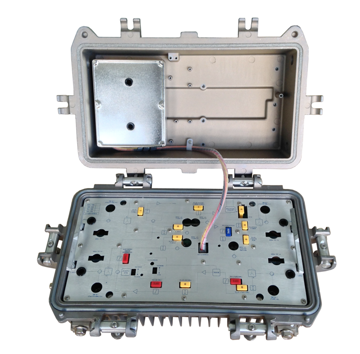 Trunk / distribution amplifier, 3 active outputs, 1.2 GHz / 200 MHz